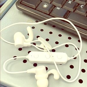 ONN headphones- Bluetooth!